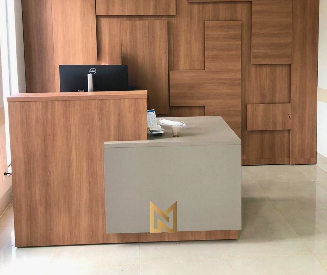 Hospital Adauto Botelho: Recepção em painel amadeirado