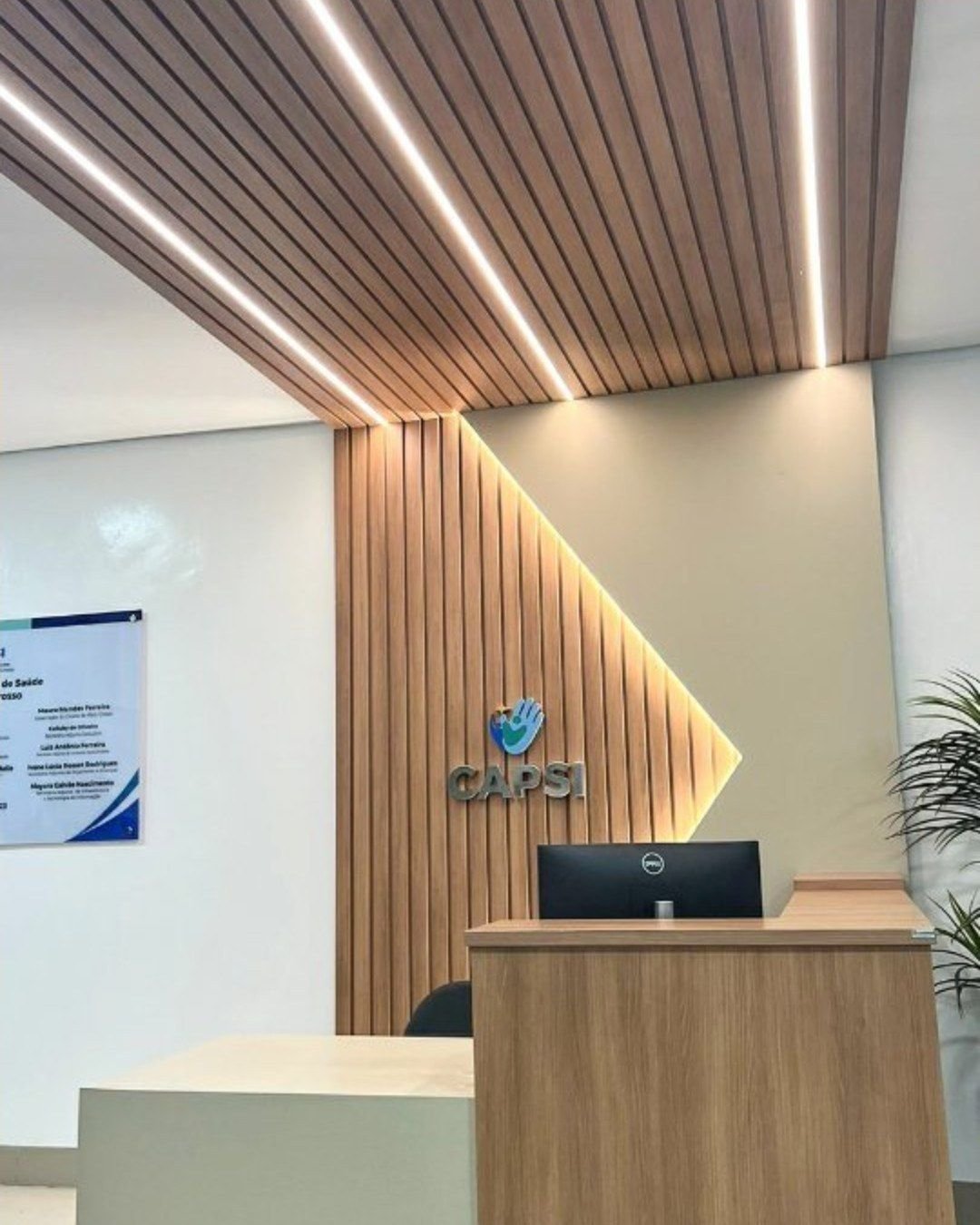 Recepção: Painel com iluminação