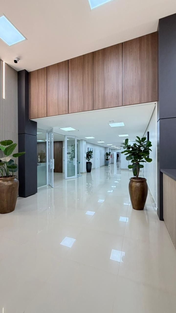 Hall de entrada: Revestimento amadeirado
